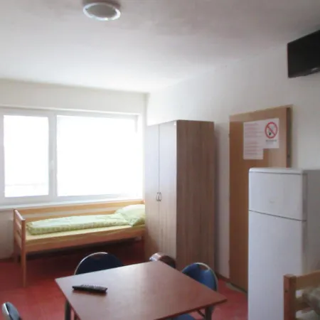 Dom Pri Poliklinike ホームステイ Dolny Cepen